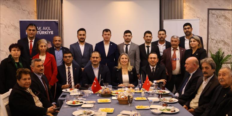 Ağca’dan Ekonomi İsyanı: İnsanlar Açken Mutluluk Beklenemez”